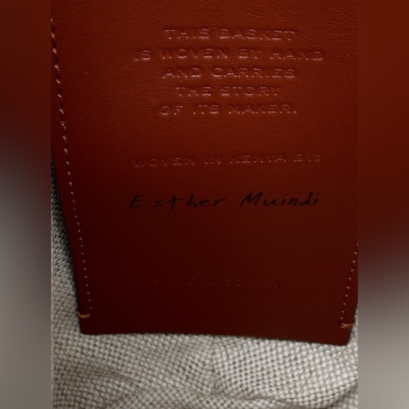 Chloe Beige Small Horse Medal Basket Bag - Picture 13 of 15